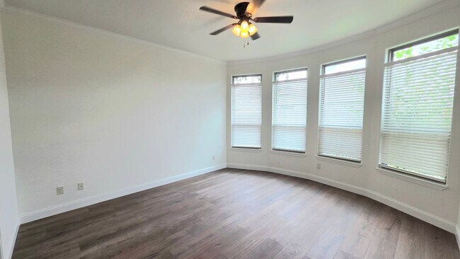 Building Photo - 2206 Hartley Dr
