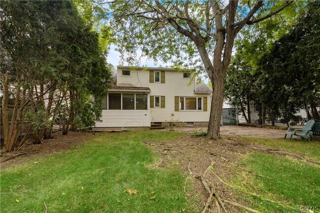 Building Photo - 444 Buckingham Ave