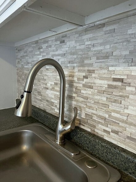 Building Photo - 322 N Franklin St