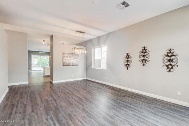 Building Photo - Remodeled 3-bedroom in Chandler