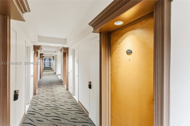 Building Photo - 9195 Collins Ave