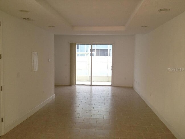 Building Photo - 605 Elmhurst Ct