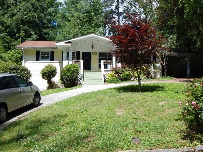 Primary Photo - 2678 Green Meadows Ln NE