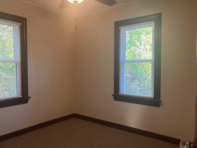 Building Photo - Updated 3 Bedroom - 1 Bath House in Twin Lakes