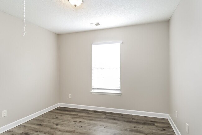 Building Photo - 1833 Cagney St