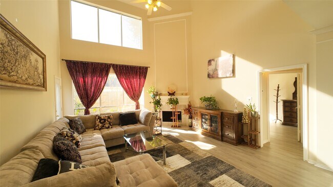 Building Photo - 4111 Creek Ridge Ln