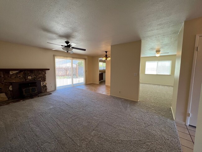 Building Photo - ROSEMONT 3 BR 2 BA House