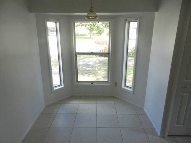 Building Photo - 2955 Talladega Dr