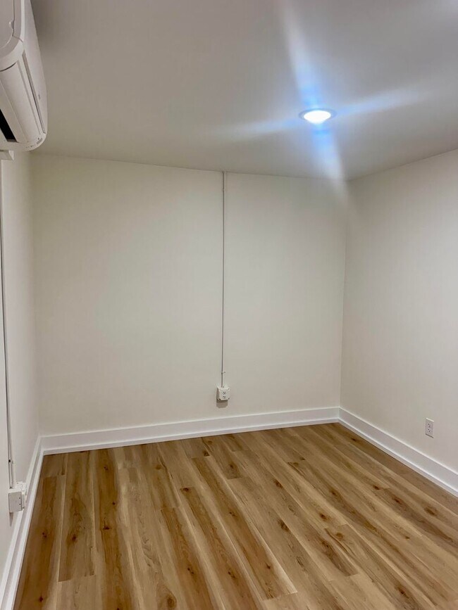 Building Photo - 2113 W Madison Ave