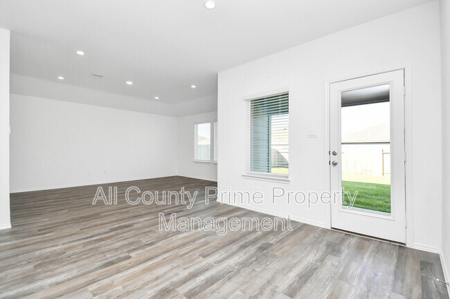 Building Photo - 40427 Basalt Elm Rd