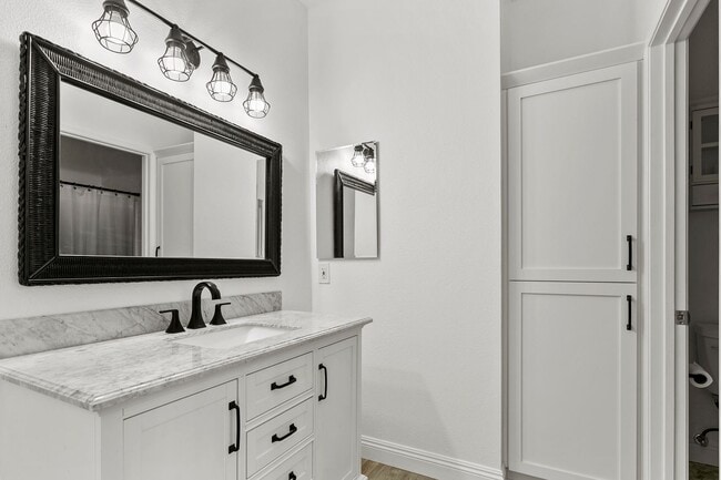 Building Photo - UPGRADED ONE BEDROOM OASIS IN GATED COMMUNITY