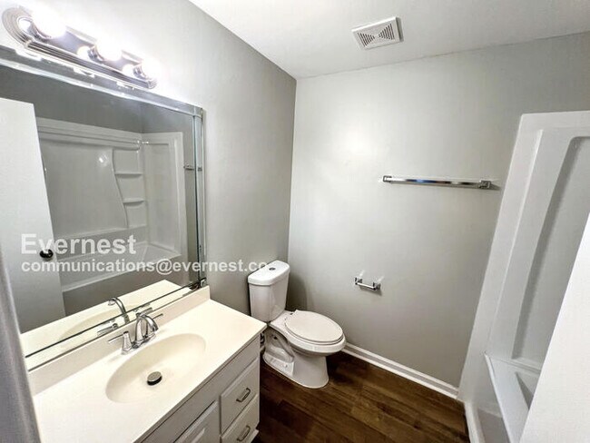 Building Photo - 14005 Glenview Dr SW