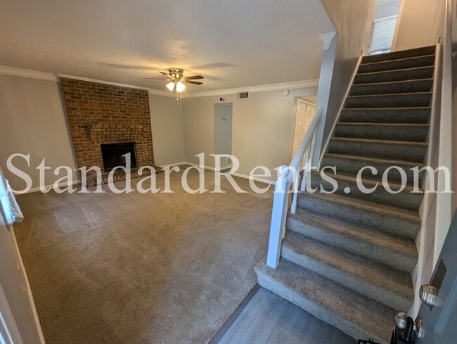Building Photo - 2870 Spruce Cir
