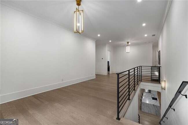 Building Photo - 306 Pinecrest Rd NE
