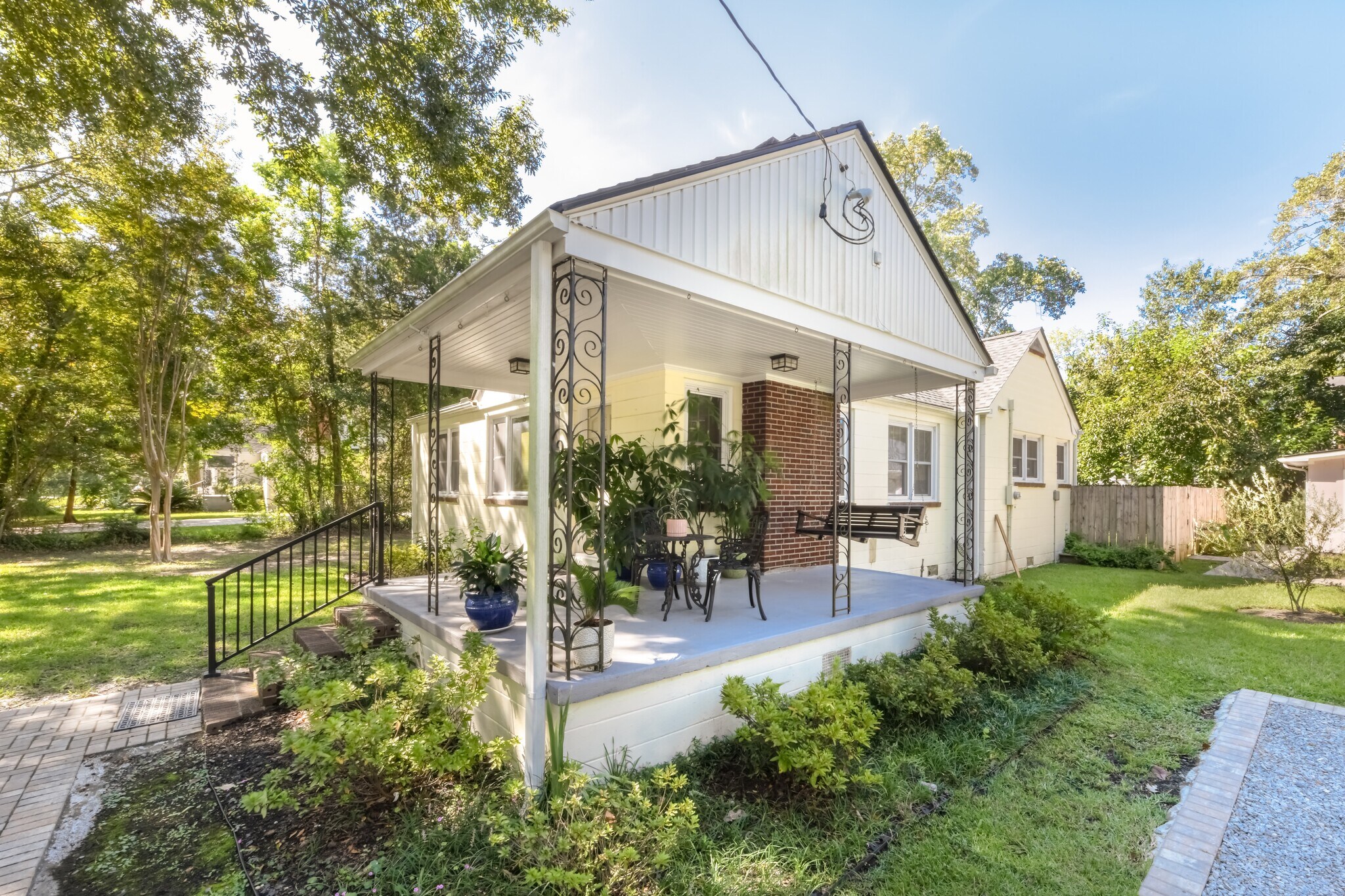 Building Photo - 29 Oak Forest Dr