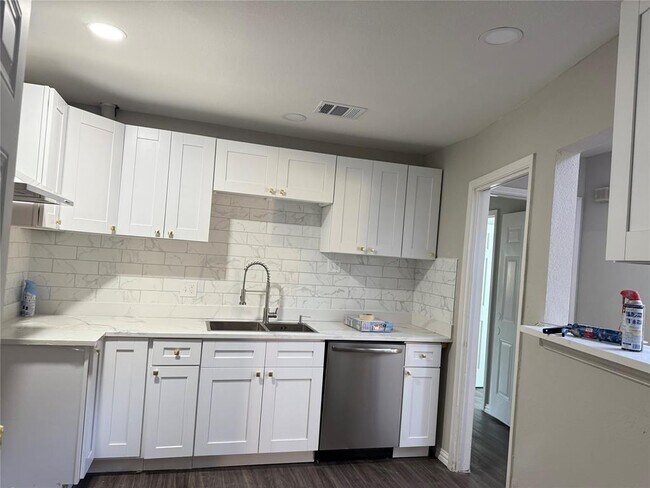 Building Photo - 4411 Yupon Ridge Dr