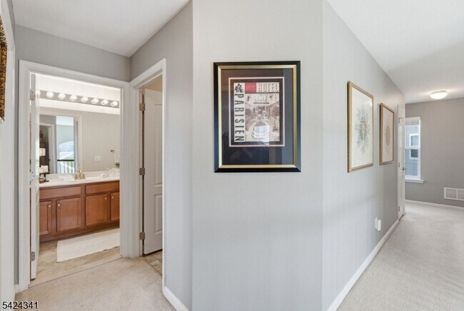 Building Photo - 263 Winding Hill Dr