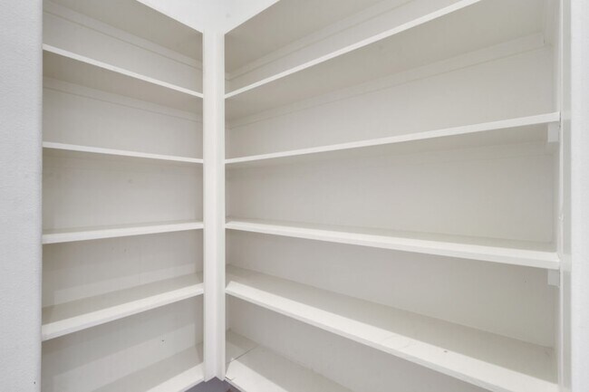 Building Photo - 1526 Chestnut St