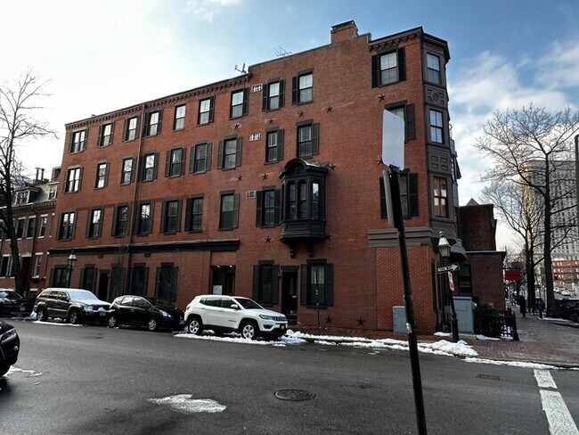 Building Photo - 11 Appleton St