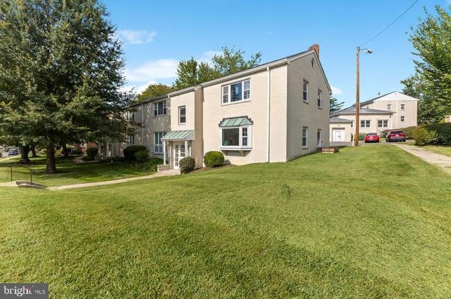 Building Photo - 2910 Peyton Randolph Dr