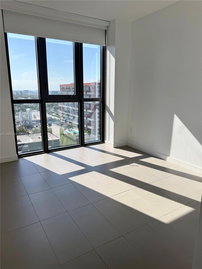 Building Photo - 1600 NE 1st Ave