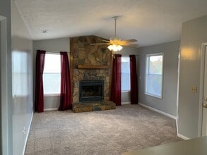 Building Photo - 1006 Brookhollow Dr
