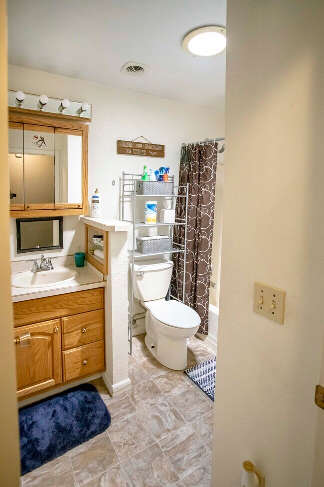 Bathroom #2 - off main hallway upstairs - 731 Garnet Ave