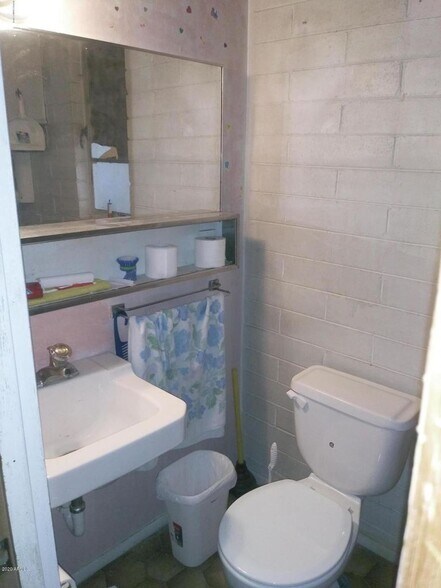 Building Photo - 103 SAN JOSE DR