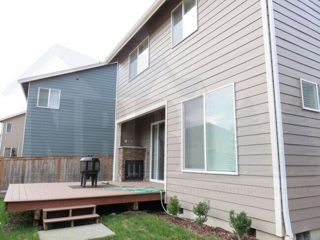 Building Photo - Gorgeous 4 Bedroom home located in Puyallup!