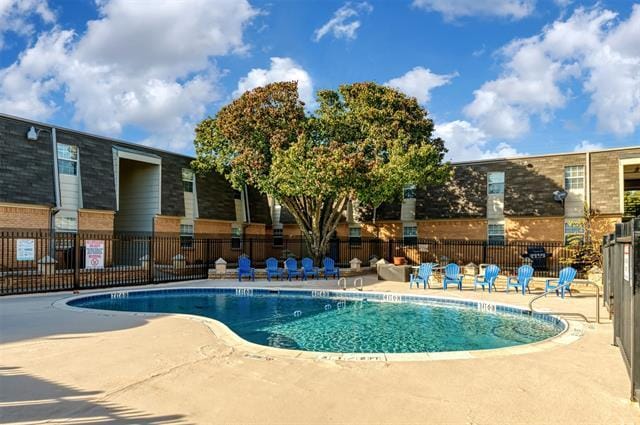 Building Photo - 7048 Glenview Dr