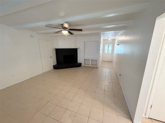 Building Photo - 6622 Castleview Ln