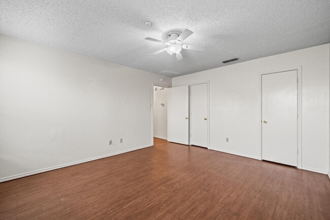 Building Photo - 2107 La Salle Ave