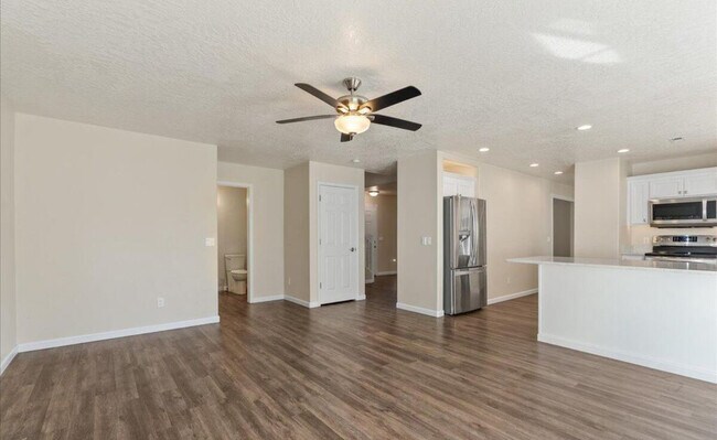 Building Photo - 4995 N Tasman Dr