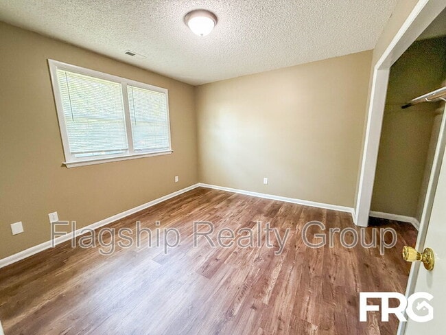 Building Photo - 418 N Kornegay St