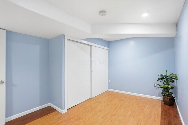Building Photo - 5974 Rings Rd