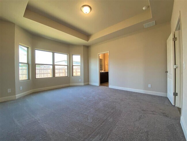 Building Photo - 716 Red Barn Bnd