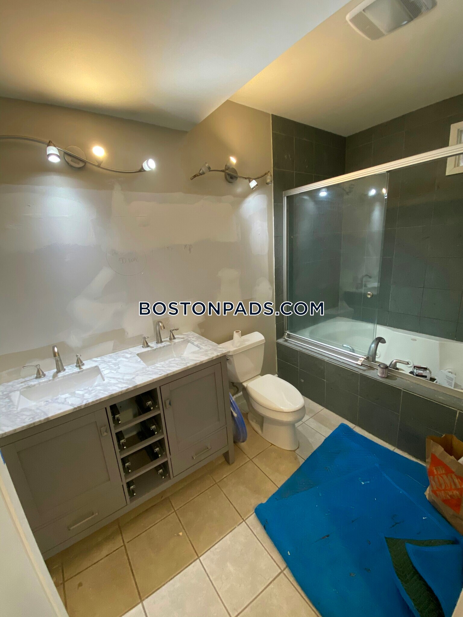 Building Photo - 197 Sidney St