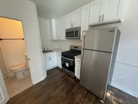 Building Photo - 473-491 S Roxbury Dr