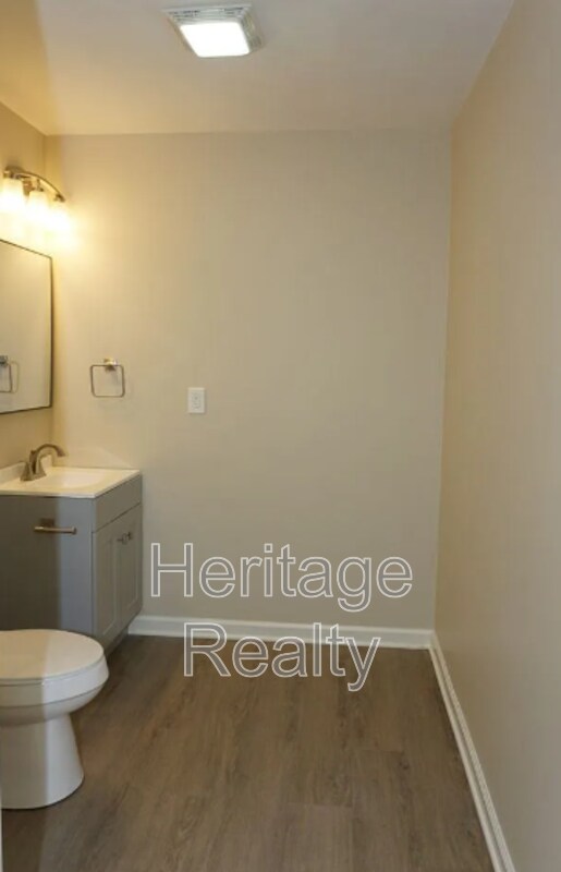 Building Photo - 867 Westgate Dr