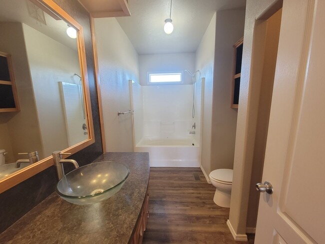 Building Photo - Horse-Friendly Burbank Home with Fenced Ya...