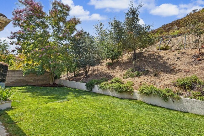 Building Photo - 4614 Via Del Rancho