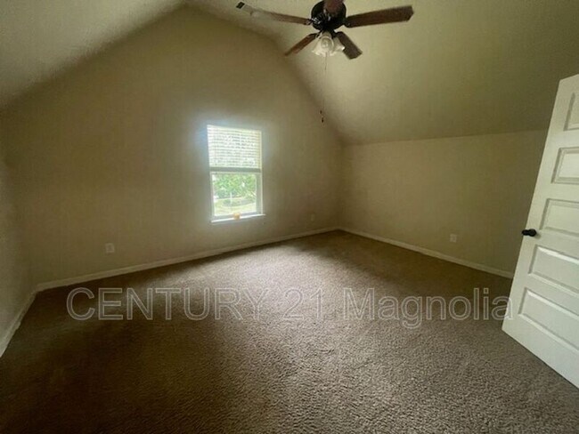 Building Photo - 2457 Sunflower Dr