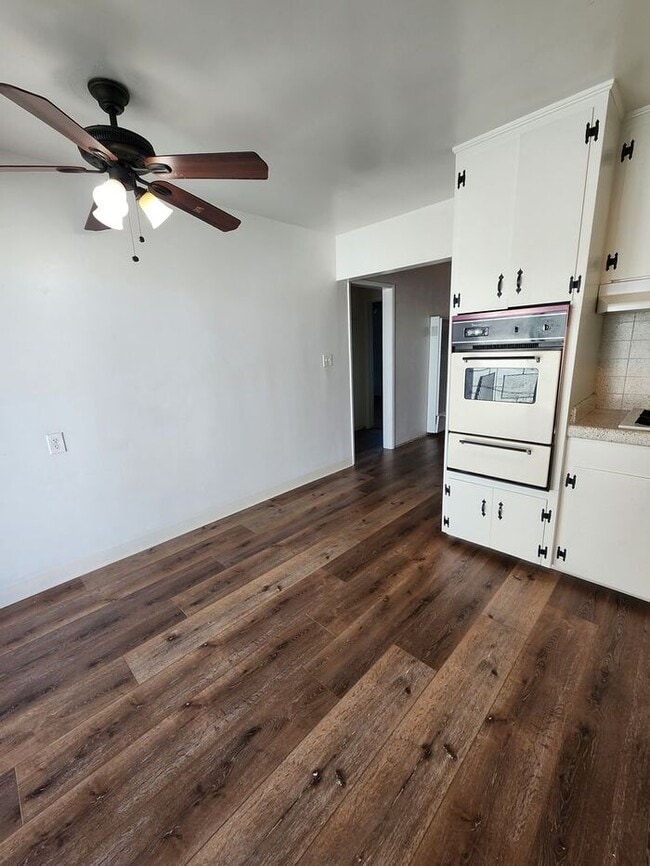 Building Photo - 1 Month FREE!! Gated Community - Spacious 2 bdrm unit in La Mesa