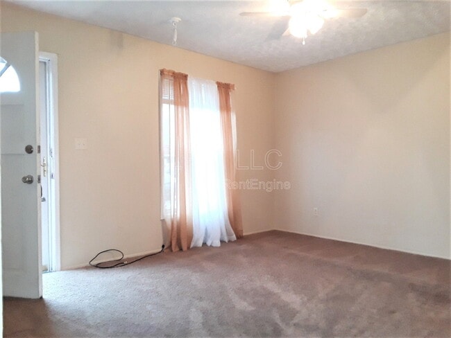 Building Photo - 8602 Gary Wy