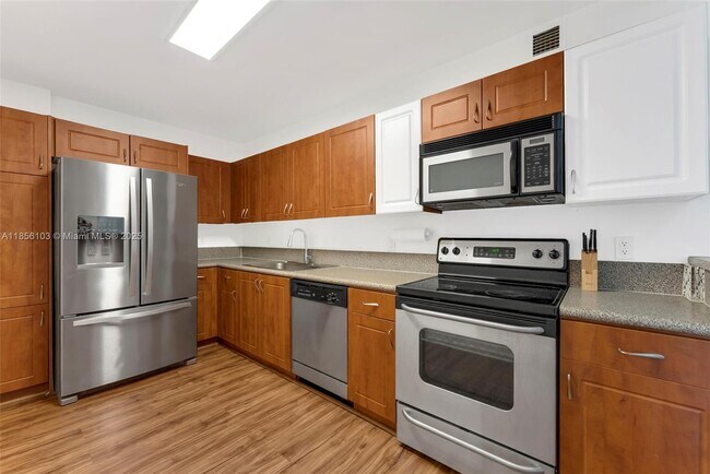 Primary Photo - 401 69th St