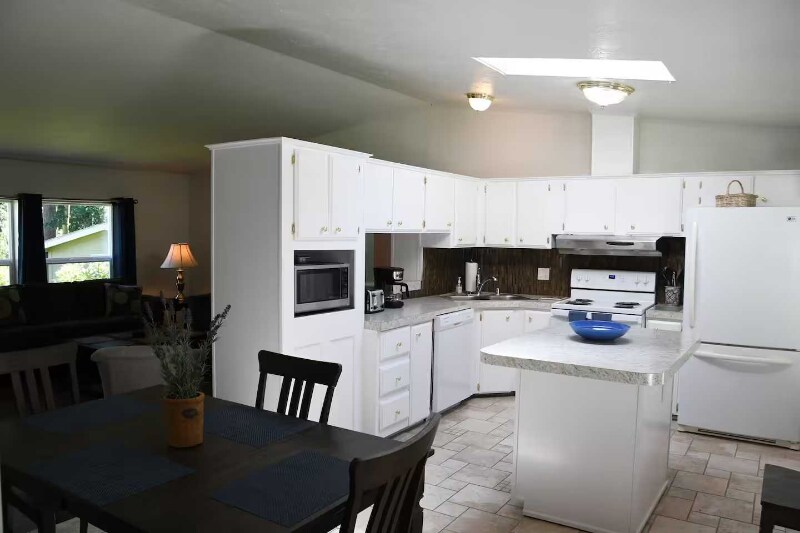 Building Photo - 2026 W Briarwood Dr