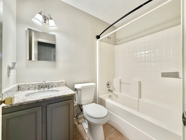 Building Photo - 1620 Flagstone Ln