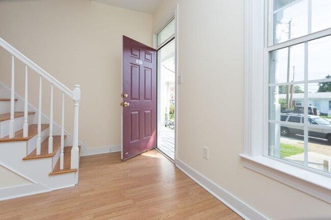 Building Photo - 1311 W Leigh St. Duplex