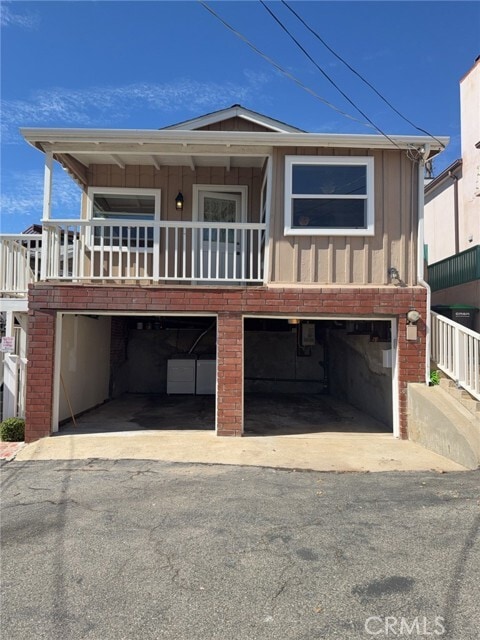 Building Photo - 31894 Circle Dr