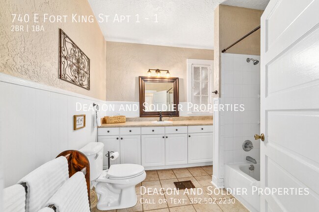 Building Photo - 740 E Fort King St